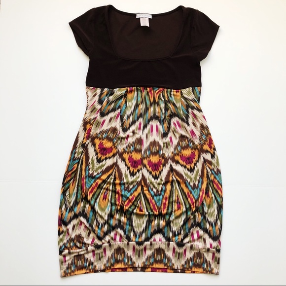 Brown dress with pattern details. Size small - Picture 1 of 8